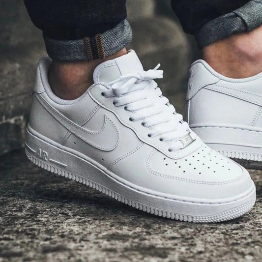 Nike Air Force 1™ - Comodidad y Estilo para Tu Día a Día!